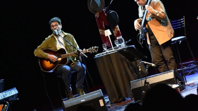 ‘Sienvolando’ trajo a San Luis la música y la esencia de Serrat y Sabina
