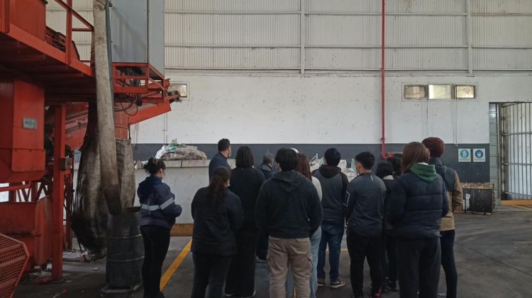Estudiantes de la UNSL recorrieron la Planta de Residuos Sólidos Urbano de Donovan 
